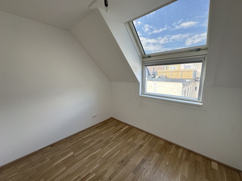 JADENHOF - TOP 4-Zimmer-Wohnung - GEKHLT - MODERNE DG WHG NHE U3 mit Balkon /  / 1150 Wien / Bild 7
