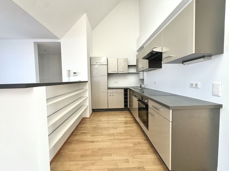 Dachgeschoss-Maisonette mit 3 Zimmern und traumhaftem Weitblick nahe der ueren Mariahilfer Strae /  / 1150 Wien, Rudolfsheim-Fnfhaus / W / Bild 2