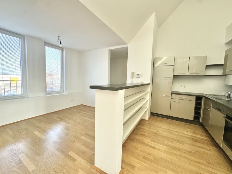 Dachgeschoss-Maisonette mit 3 Zimmern und traumhaftem Weitblick nahe der ueren Mariahilfer Strae /  / 1150 Wien, Rudolfsheim-Fnfhaus / W / Bild 3