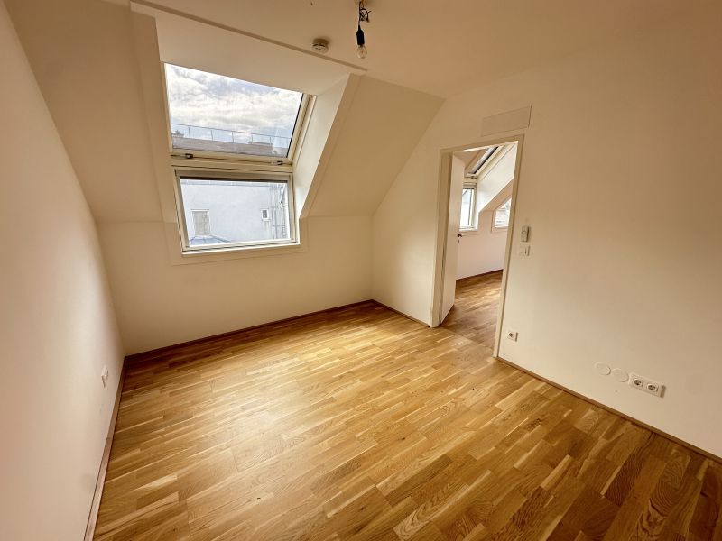 JADENHOF - TOP 4-Zimmer-Wohnung - GEKHLT - MODERNE DG WHG NHE U3 mit Balkon /  / 1150 Wien / Bild 9