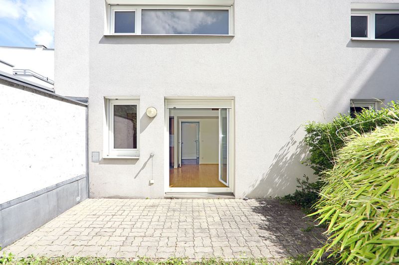 Provisionsfrei! Rendite: 3,5%: noch 1,5 Jahre vermietet-sdseitiger Townhouse-Gartentraum/Ruhelage /  / 1140 Wien / Wien 14., Penzing / Bild 1