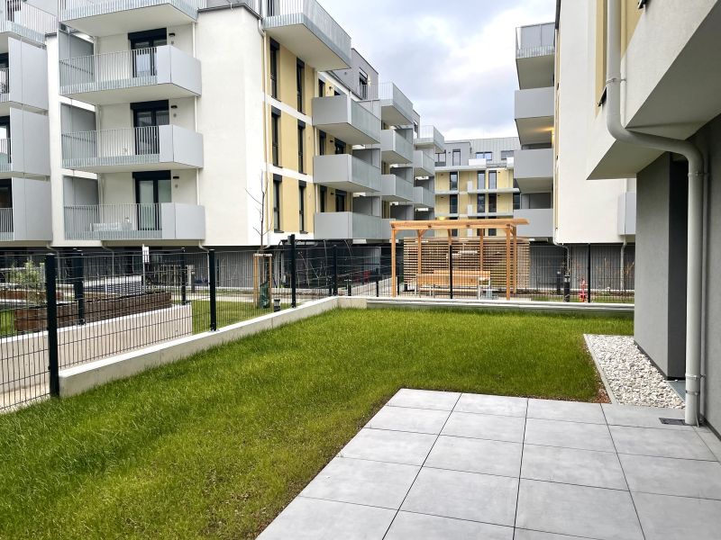1 Stellplatz bis Jahresende 2025 Mietfrei! Erstbezug zwischen Badeteich Hirschstetten und Seestadt /  / 1220 Wien / Bild 1