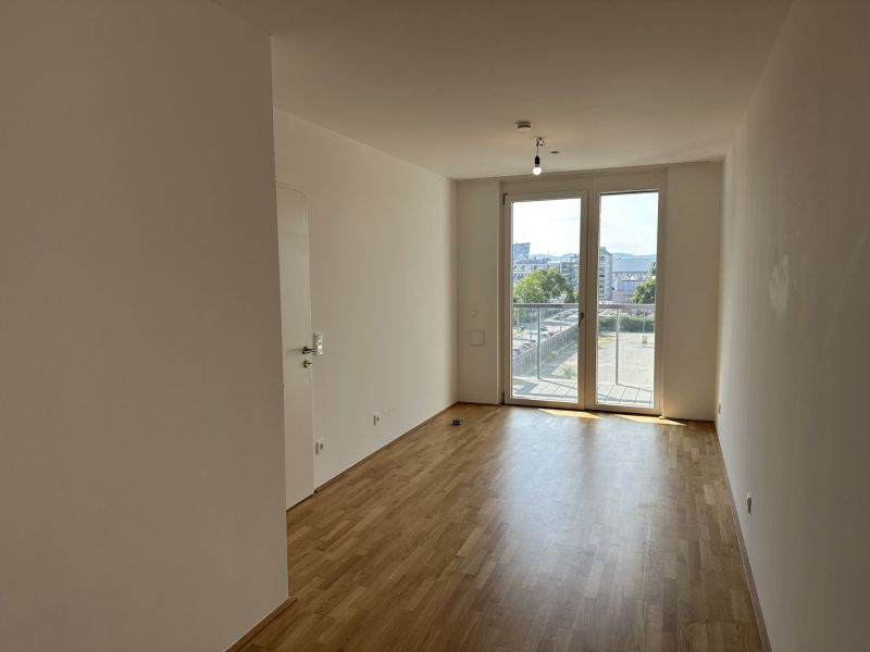 Moderne 2-Zimmer-Wohnung im Marina Tower mit Einbauküche und Freifläche - Top Lage / / 1020 Wien / Bild 4