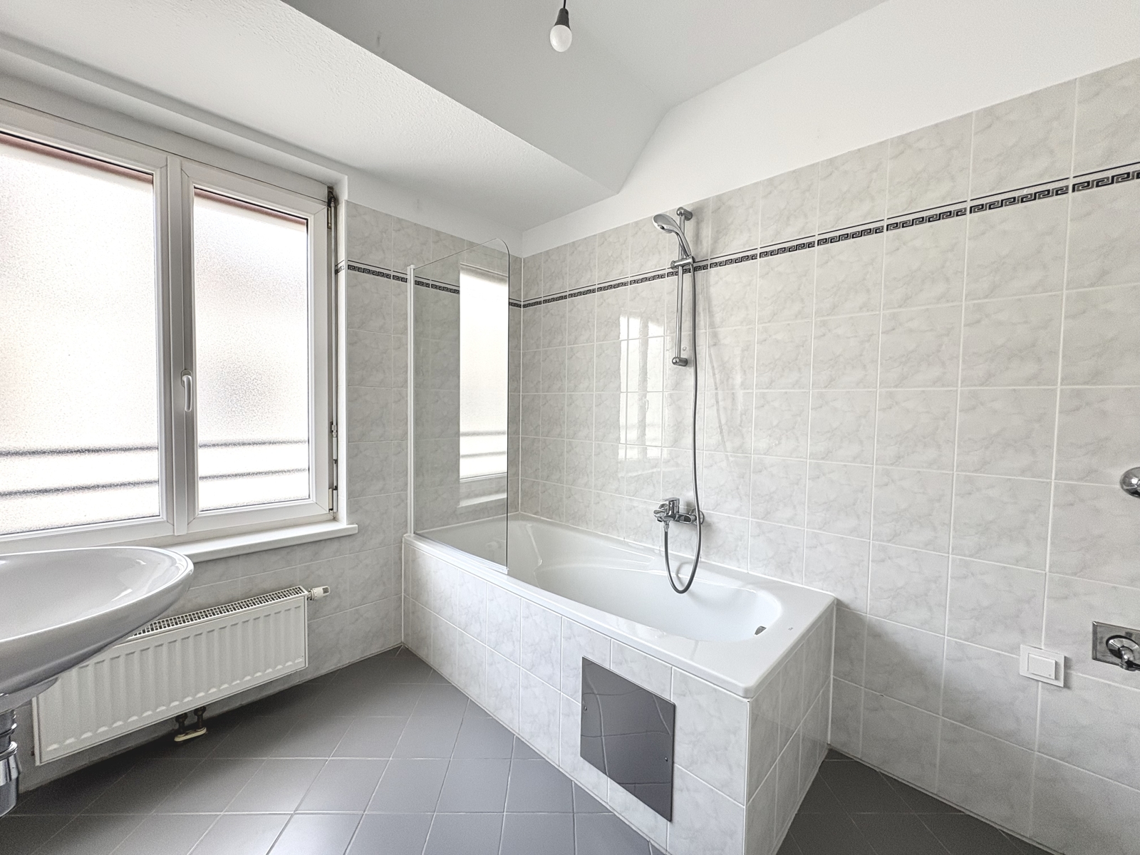 DG-Traum | 2-Zimmer-Wohnung + moderne Küche & Tageslichtbadezimmer ? in stilvoll saniertem Altbau / / 1170 Wien, Hernals / Wien 17., Hern / Bild 8