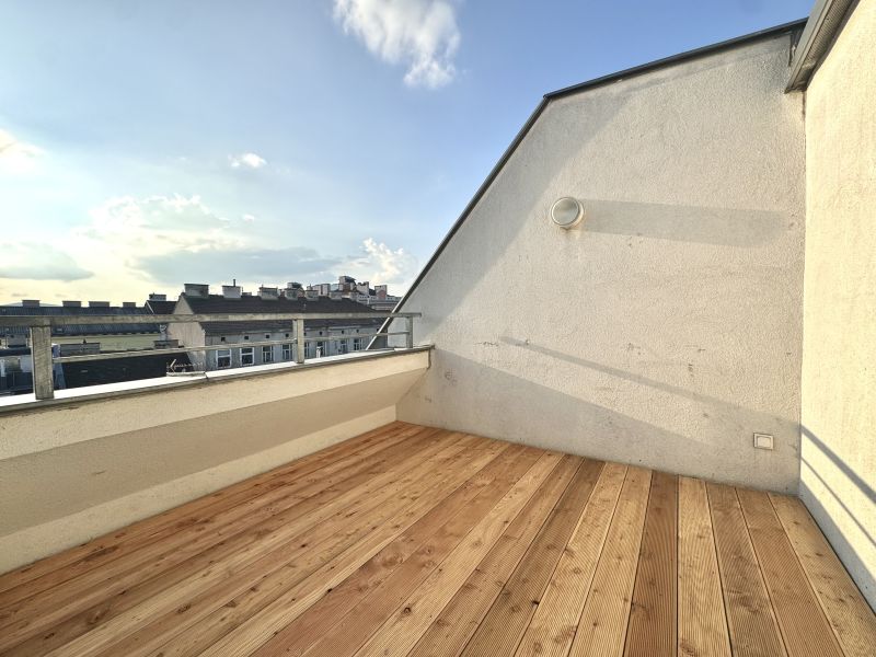 Dachgeschoss-Maisonette mit 3 Zimmern und traumhaftem Weitblick nahe der ueren Mariahilfer Strae /  / 1150 Wien, Rudolfsheim-Fnfhaus / W / Bild 1