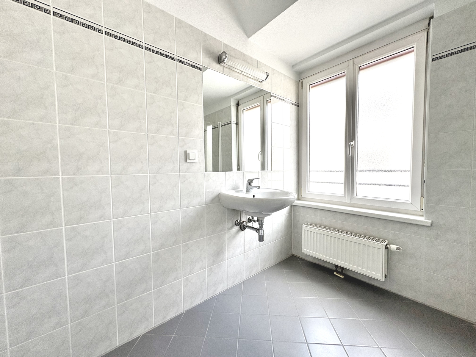 DG-Traum | 2-Zimmer-Wohnung + moderne Küche & Tageslichtbadezimmer ? in stilvoll saniertem Altbau / / 1170 Wien, Hernals / Wien 17., Hern / Bild 9