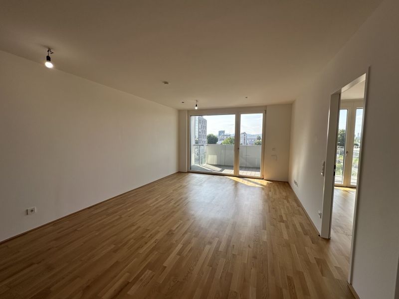 Moderne 2-Zimmer-Wohnung im Marina Tower mit Einbauküche und Freifläche - Top Lage / / 1020 Wien / Bild 3