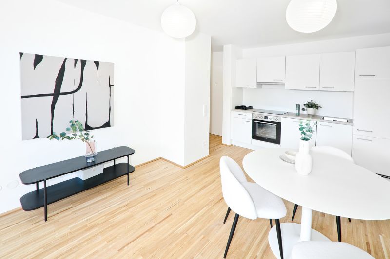 FLO07 - Malerische 2-Zimmer-Wohnung mit Blick auf den Kahlenberg an der Alten Donau mit Loggia /  / 1210 Wien / Bild 7