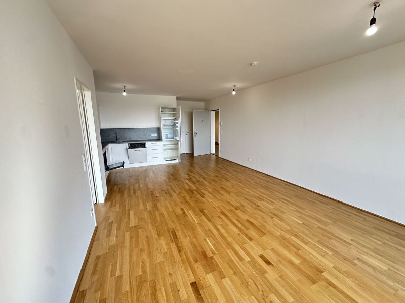 Moderne 2-Zimmer-Wohnung im Marina Tower mit Einbauküche und Freifläche - Top Lage / / 1020 Wien / Bild 2