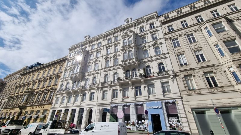 Dachgeschoßwohnung mit 2 Terrassen am Naschmarkt