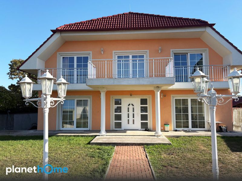Luxuri�ses Einfamilienhaus mit viel Platz zum Wohnen /  / 2603&nbsp;Felixdorf / Bild 1
