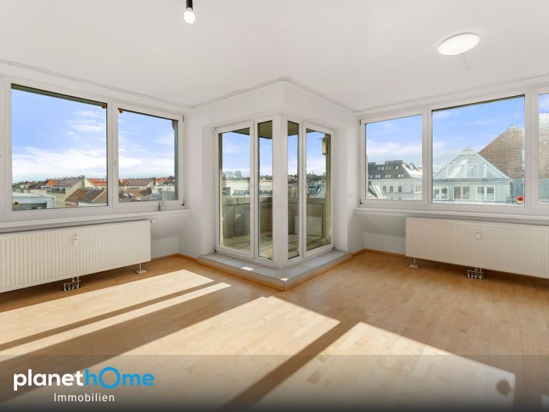 Lichtdurchflutete Dachgeschosswohnung mit traumhaftem Weitblick /  / 1050&nbsp;Wien / Bild 1