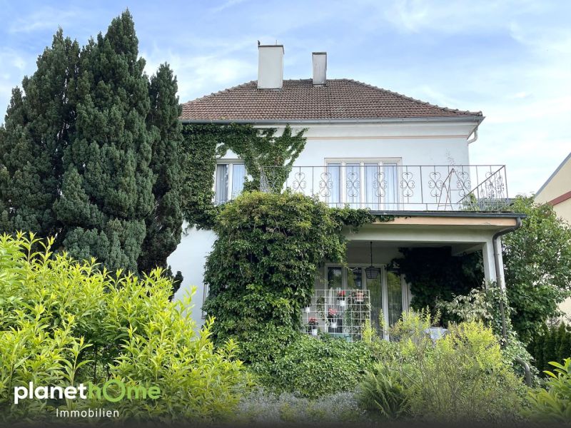 Charmantes Haus mit blhendem Garten in Top Lage