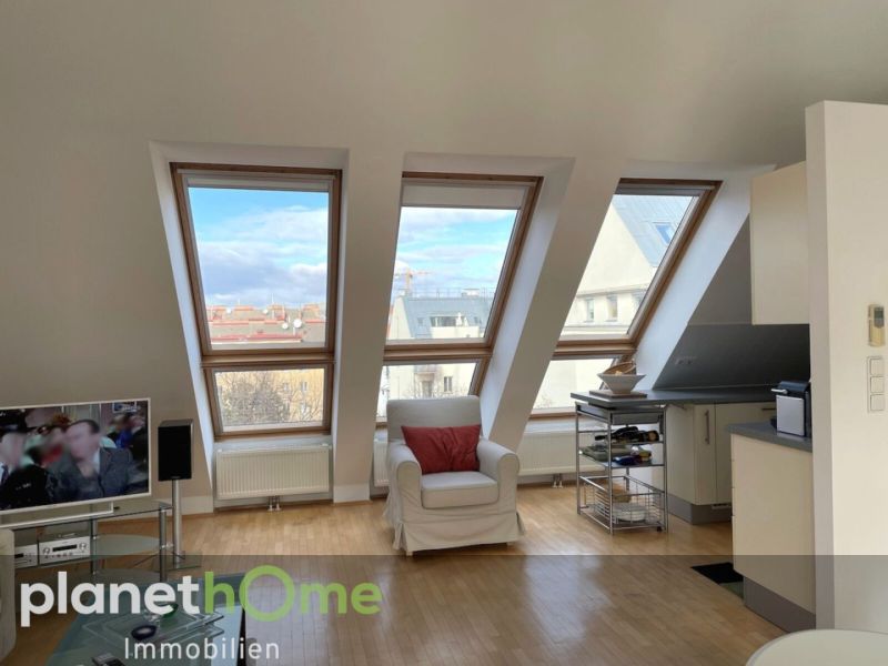Mitten im 7.: Super-Dachwohnung mit Terrasse in Grnruhelage /  / 1070 Wien / Bild 2