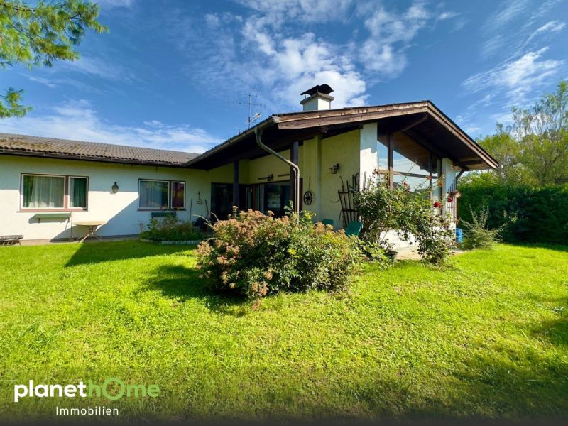 Bungalow mit zwei Wohneinheiten auf rund 1.800?m groem Grundstck in Seewalchen am Attersee /  / 4863 Seewalchen am Attersee / Bild 1