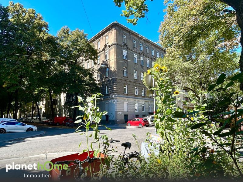 Leben im Trendviertel ? Dachgeschosswohnung beim Vorgartenmarkt