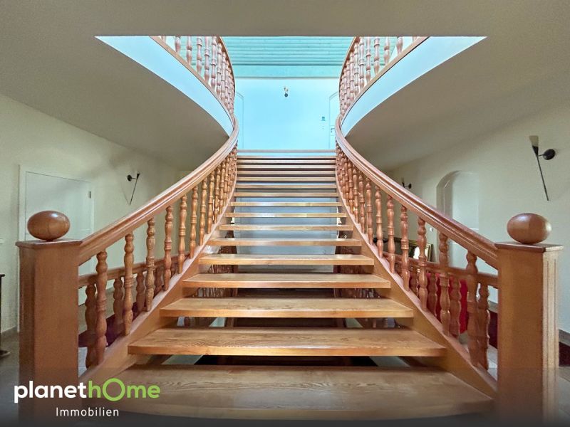 Mondne Residenz mit Gstehaus + 4 Garagen /  / 2540 Bad Vslau / Bild 1