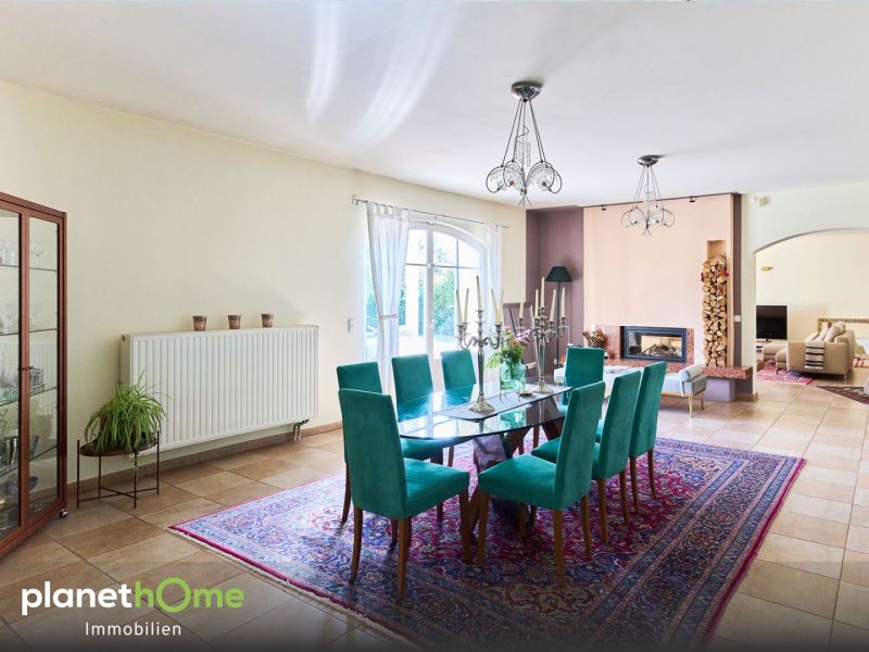 Mondne Residenz mit Gstehaus + 4 Garagen /  / 2540 Bad Vslau / Bild 4