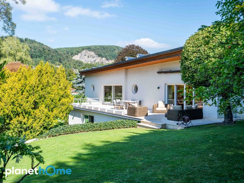 Luxurise Villa mit Indoor-Pool, groem Grundstck und nachhaltiger Technik