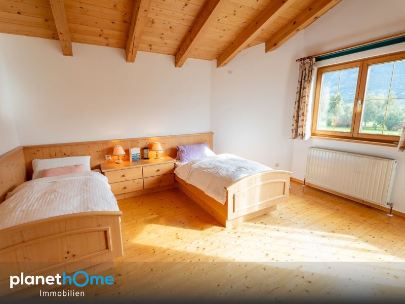 Seltenes Juwel: Gepflegtes Einfamilienaus direkt am Golfplatz mit Kitzsteinhornblick /  / 5700 Zell am See / Bild 7