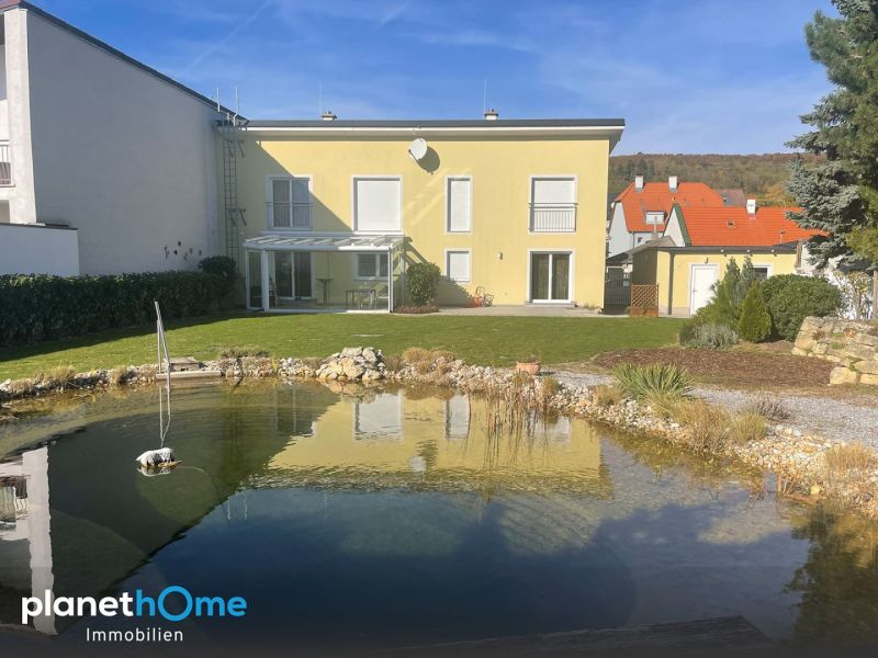 Doppelhaushälfte (Bild rechte Seite) mit Garten zu mieten