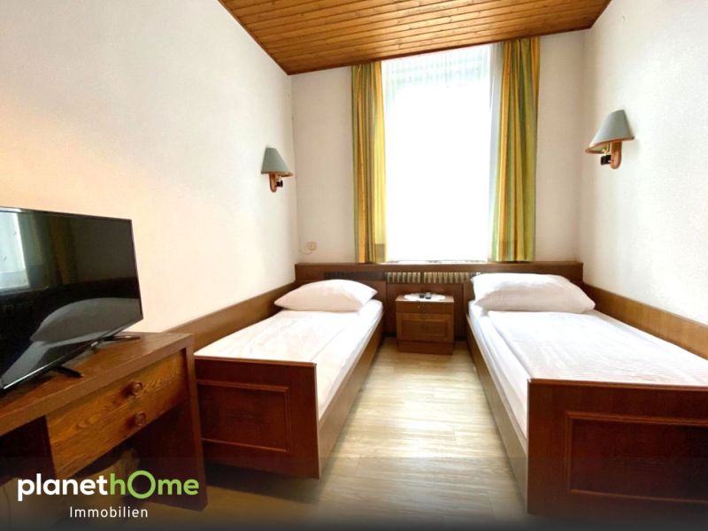 Ehemaliges Gasthaus mit drei Wohnungen und sehr viel Potenzial  /  / 3264 Gresten / Bild 8