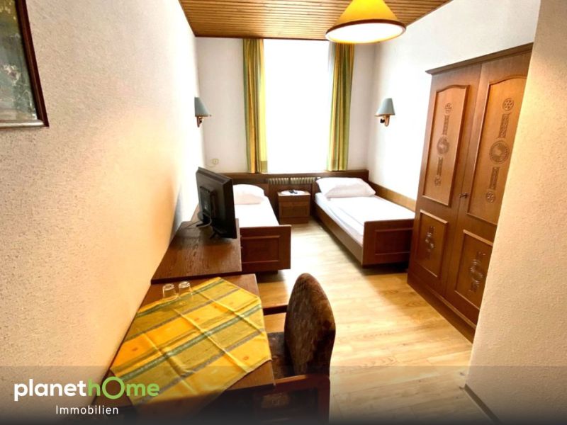 Ehemaliges Gasthaus mit drei Wohnungen und sehr viel Potenzial  /  / 3264 Gresten / Bild 9