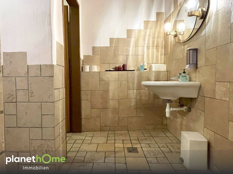 Ehemaliges Gasthaus mit drei Wohnungen und sehr viel Potenzial  /  / 3264 Gresten / Bild 4