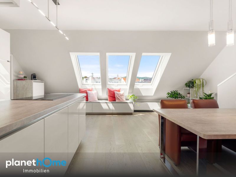 Dachgeschoss Maisonette mit herrlichem Ausblick über die Altstadt. Top Ausstattung Fernwärme