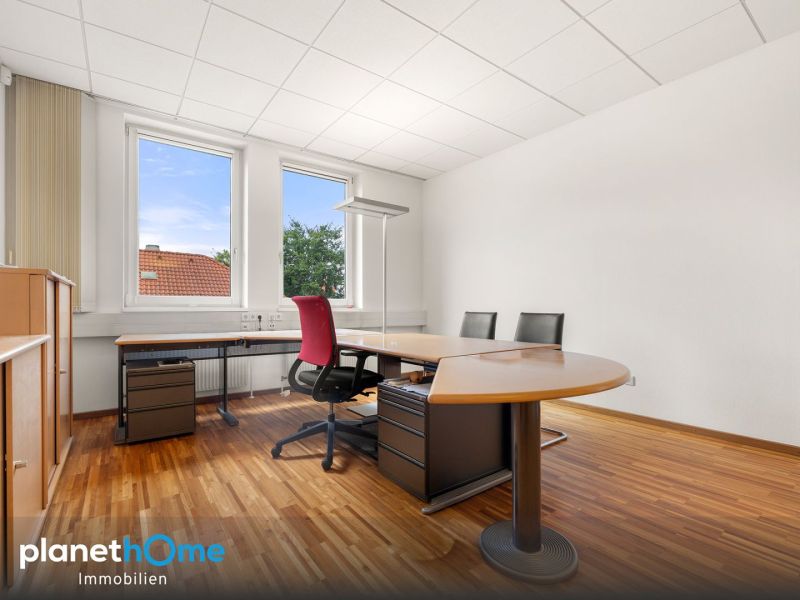 Vielseitige Immobilie / 23 Garagenpl�tze / 2 Lifte /  / 2700&nbsp;Wiener Neustadt / Bild 8