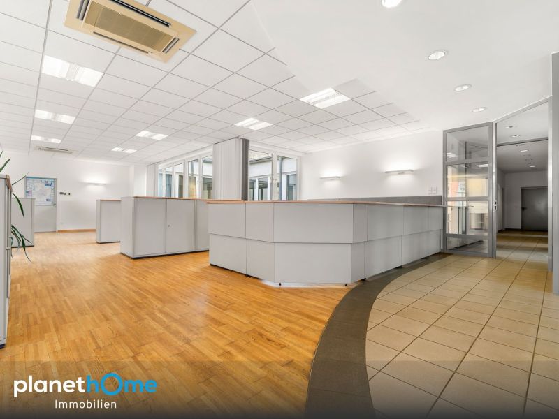 Vielseitige Immobilie / 23 Garagenpl�tze / 2 Lifte /  / 2700&nbsp;Wiener Neustadt / Bild 6