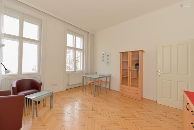 ALTBAUGARCONNIERE IM HERZEN <br />
DES SERVITENVIERTELS/IDEAL FÜR <br />
SINGLES, PAARE ODER ALS WIENER HOMEBASE