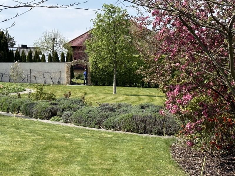 GARTENPARADIES   -  9.000 M� - 
LANDHAUS IN PARKLANDSCHAFT  
NUR 30 MINUTEN VON WIEN /  / 2123&nbsp;Kronberg / Bild 9