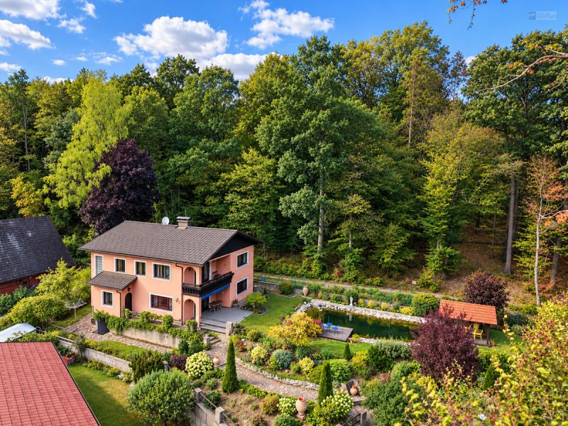 WOHNIDYLLE AM WIENERWALD ? TRAUMGARTEN MIT SCHWIMMTEICH & PAVILLON IN ABSOLUTER RUHELAGE