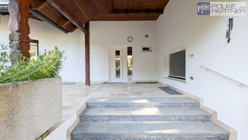 LUXUS-ERSTBEZUG NAHE WIEN: EXKLUSIVE VILLA MIT POOL, DOPPELGARAGE & SONNENGARTEN /  / 3002&nbsp;Purkersdorf / Bild 1