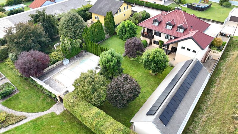 GARTENPARADIES   -  9.000 M - 
LANDHAUS IN PARKLANDSCHAFT  
NUR 30 MINUTEN VON WIEN /  / 2123 Kronberg / Bild 1