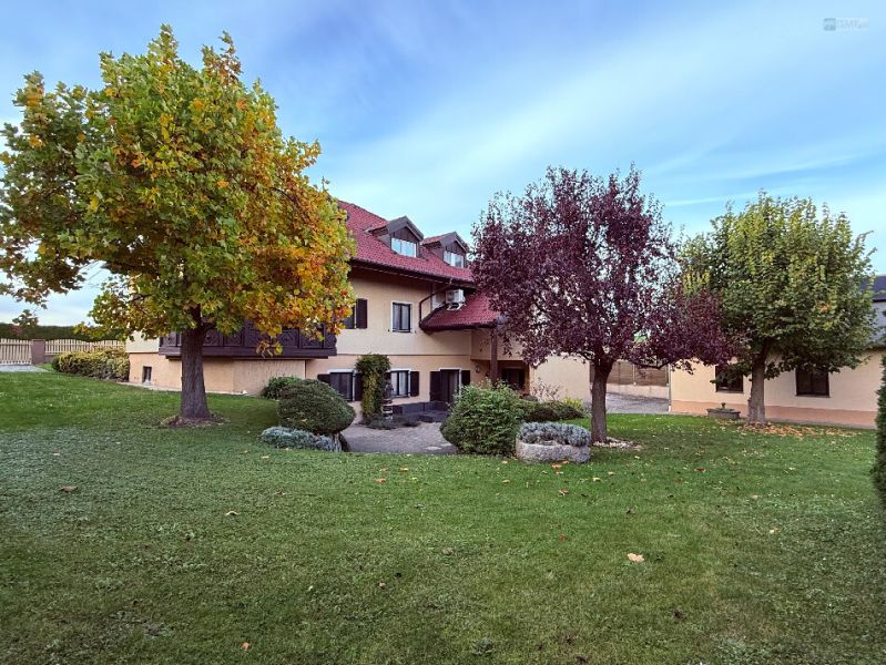 GARTENPARADIES   -  9.000 M - 
LANDHAUS IN PARKLANDSCHAFT  
NUR 30 MINUTEN VON WIEN /  / 2123 Kronberg / Bild 5