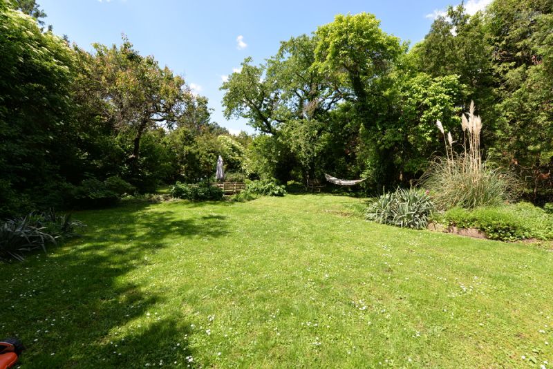 CHARMANTE ETAGE IM OBERGESCHOSS EINES ZWEIFAMILIENHAUSES MIT TERRASSE & GROSSEM GARTENPARADIES /  / 2380&nbsp;Perchtoldsdorf / Bild 6