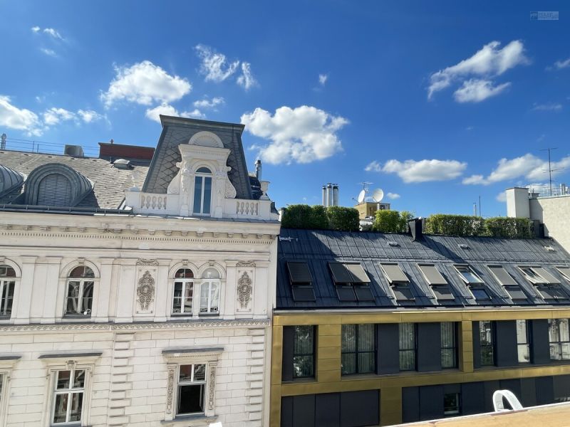 RESERVIERT - OBENAUF - IM SERVITENVIERTEL