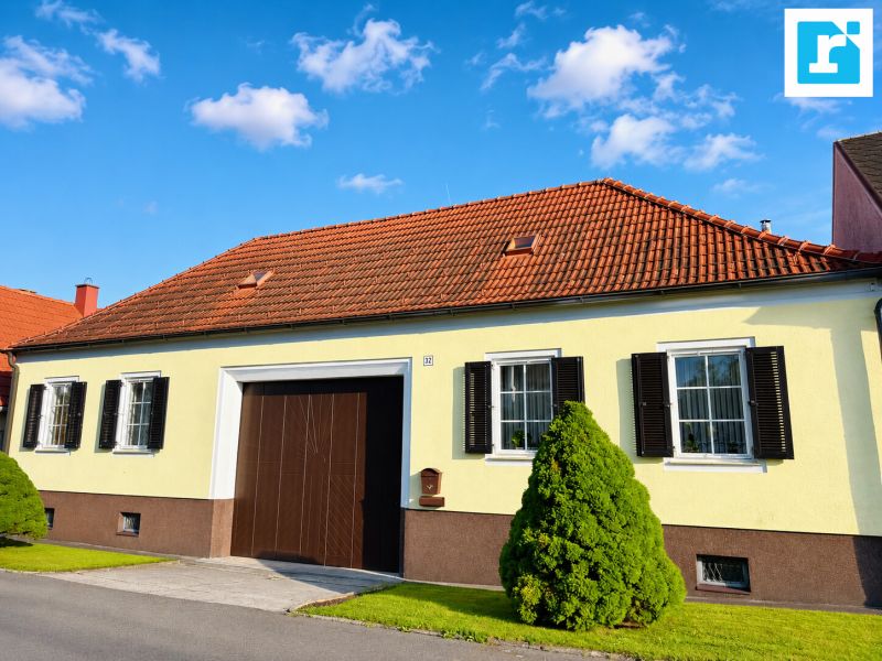 Zwei Wohneinheiten in Ruhelage ? Wohnhaus mit Obstgarten, Wald und vielseitigen Nebengeb�uden
