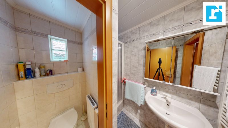 Zwei Wohneinheiten in Ruhelage ? Wohnhaus mit Obstgarten, Wald und vielseitigen Nebengeb�uden /  / 7435&nbsp;Holzschlag / Bild 1