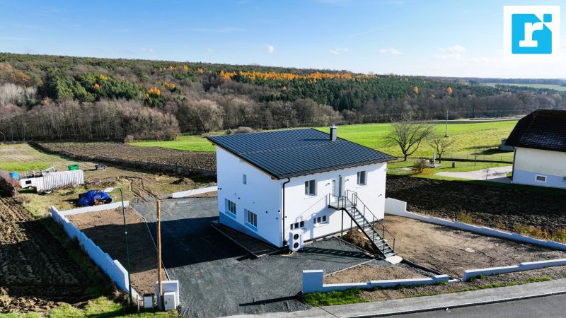 Neuwertiges Einfamilienhaus mit Fernblick & XXL-Keller