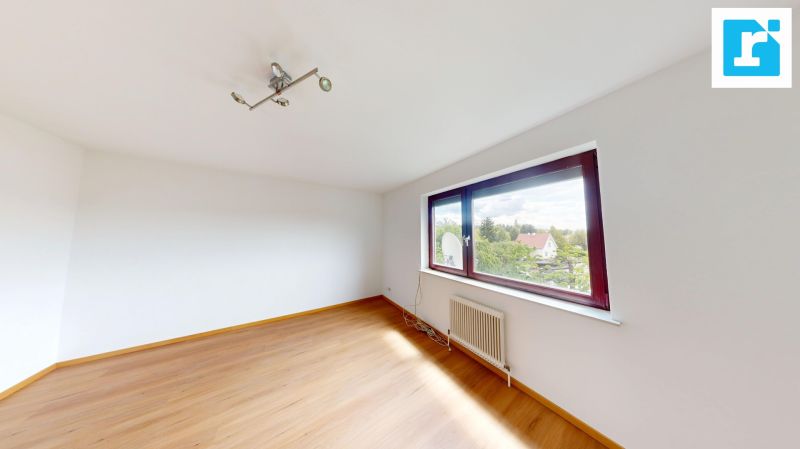 Gro�z�gige Wohnung mit zwei Balkonen in zentraler Lage von Pinkafeld und Garage /  / 7423&nbsp;Pinkafeld / Bild 3