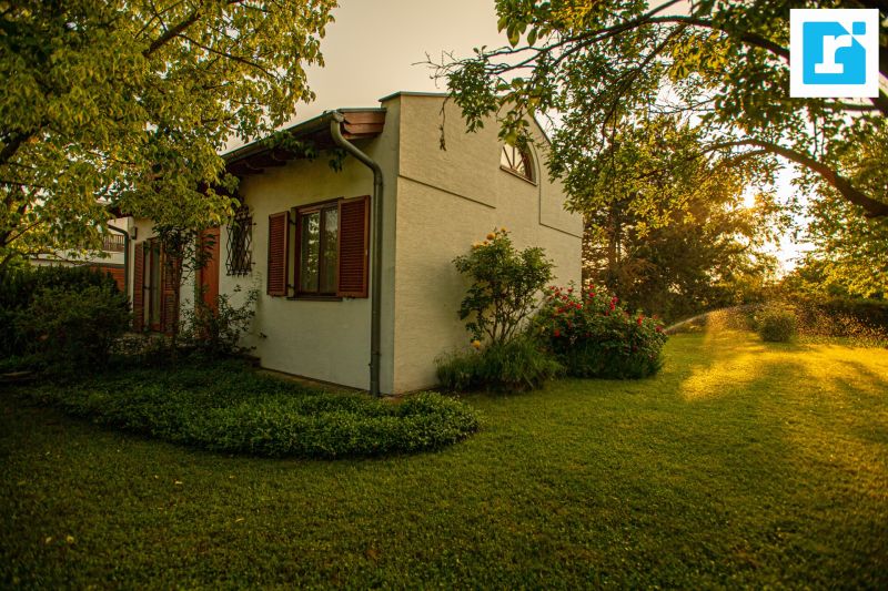 Idyllisches Seegrundst�ck mit Ferienhaus