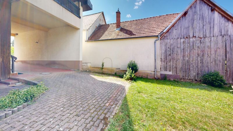 Gerumiges Mehrfamilienhaus mit neuem Heizsystem in Gttenbach: Samt Garten und viel Lagerflche! /  / 7536 Gttenbach / Bild 2