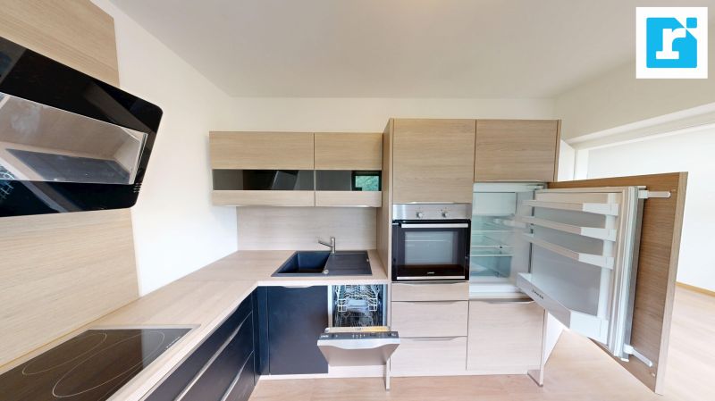 Gro�z�gige Wohnung mit zwei Balkonen in zentraler Lage von Pinkafeld und Garage /  / 7423&nbsp;Pinkafeld / Bild 2