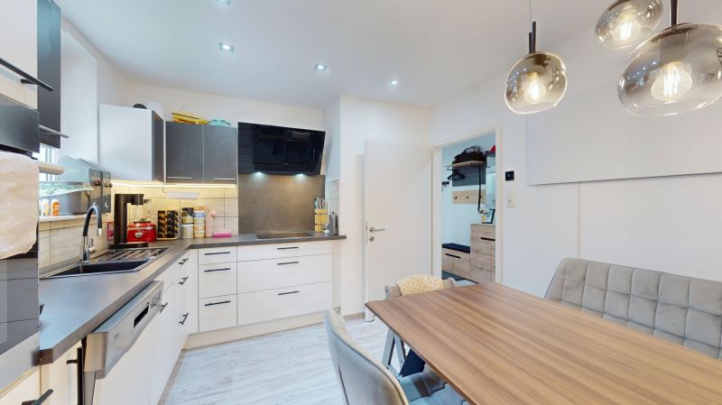 Wohngl�ck mit Ofenw�rme & Sonnenbalkon - Modernisierte 3-Zimmer-Balkonwohnung in Saalfelden /  / 5760&nbsp;Saalfelden am Steinernen Meer / Bild 2