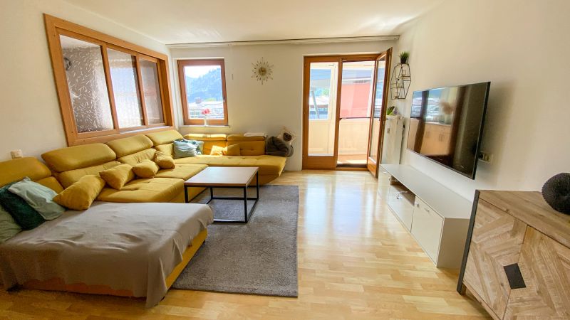 Gro�z�gige 5-Zimmer-Wohnung mit gem�tlichem Wintergarten im Stadtzentrum von St. Johann im Pongau