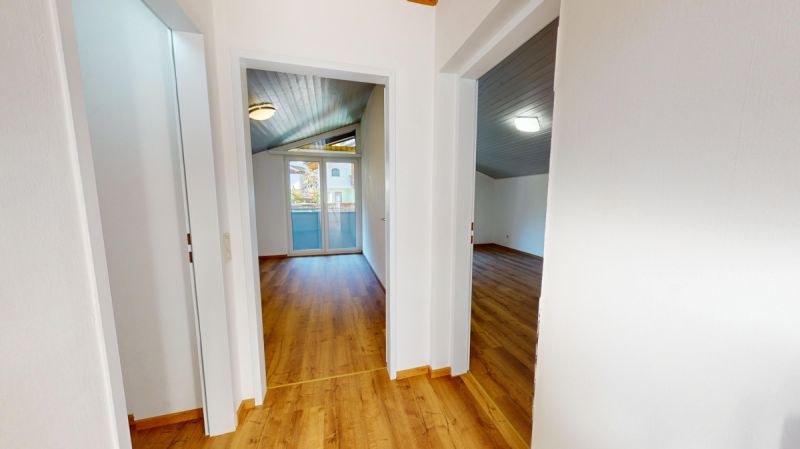 INVESTMENT - Frisch renovierte, vermietete 2-Zimmer-Dachgeschosswohnung in Werfen mit Bergblick /  / 5450&nbsp;Werfen / Bild 2