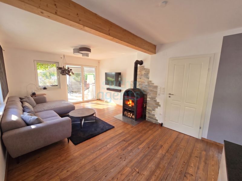 Sonniges Einfamilienhaus in ruhiger Lage mit Weitblick, Balkon, Tischlerk�che, Keller & Garage /  / 6845&nbsp;Hohenems / Bild 2